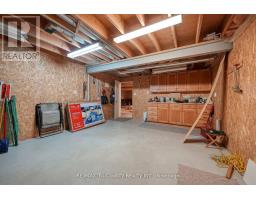 18 WILKINS CRESCENT - 41