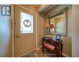 18 WILKINS CRESCENT - 8