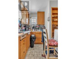 335 WELLINGTON STREET N - 6