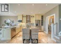 1142 CAEN AVENUE - 17