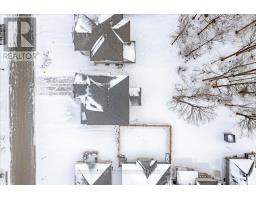 61 SUNVIEW DRIVE - 29