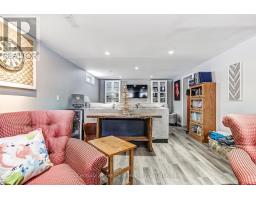 702 QUEEN STREET - 18