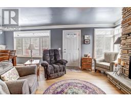 702 QUEEN STREET - 5