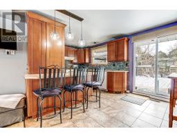 702 QUEEN STREET - 8