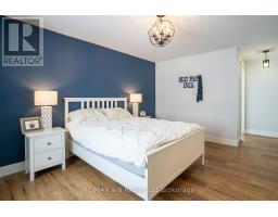 82 SUNVIEW DRIVE - 13