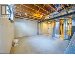 15 GREENHILL DRIVE - 38