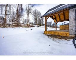 15 GREENHILL DRIVE - 44