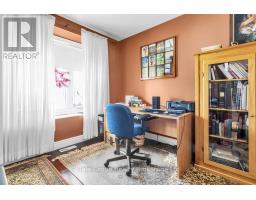 15 HOLLAND AVENUE - 35