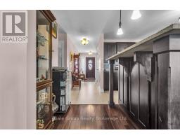 15 HOLLAND AVENUE - 6