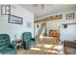 53 WELLINGTON STREET - 16