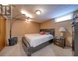 32 PRINCESS PARK ROAD - 33