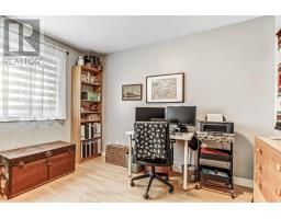 12 PEACH STREET - 11