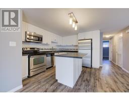 H - 236 RACHEL CRESCENT - 16