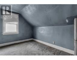 42 SANDERS STREET - 27