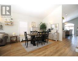 32 MACDONALD CRESCENT - 11