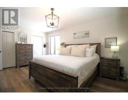 32 MACDONALD CRESCENT - 23