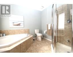 32 MACDONALD CRESCENT - 26