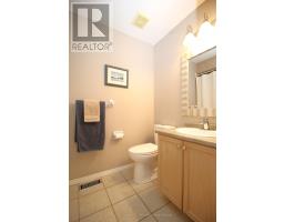 32 MACDONALD CRESCENT - 34