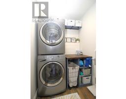 32 MACDONALD CRESCENT - 35