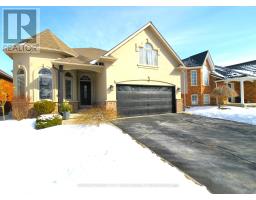 32 MACDONALD CRESCENT - 7