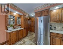 140 VANSITTART AVENUE - 15