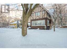 140 VANSITTART AVENUE - 3