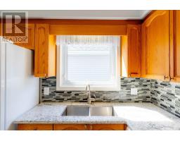 5 SINCLAIR DRIVE - 14