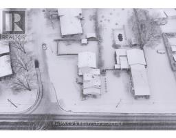 13 POTTERS ROAD N - 44