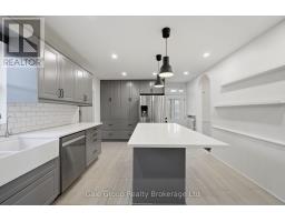 1349 QUEEN STREET - 16