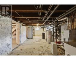 1349 QUEEN STREET - 37