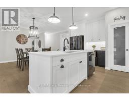 41 LOWRIE CRESCENT - 10