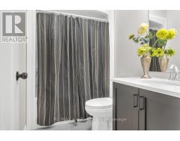 41 LOWRIE CRESCENT - 17