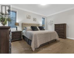 41 LOWRIE CRESCENT - 19