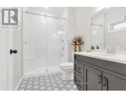 41 LOWRIE CRESCENT - 20