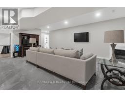 41 LOWRIE CRESCENT - 22