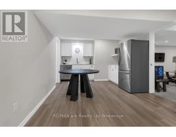 41 LOWRIE CRESCENT - 26