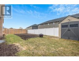 41 LOWRIE CRESCENT - 30