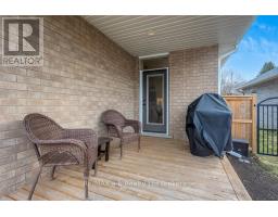 41 LOWRIE CRESCENT - 32