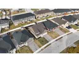 41 LOWRIE CRESCENT - 33