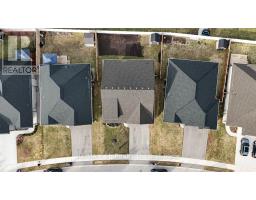 41 LOWRIE CRESCENT - 34