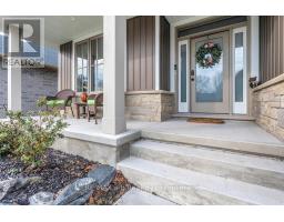 41 LOWRIE CRESCENT - 4