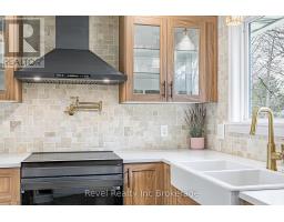 23 DOVER STREET - 13