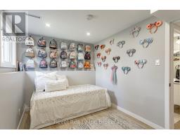 23 DOVER STREET - 35