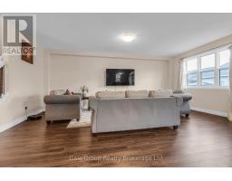 48 CASH CRESCENT - 11