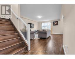 48 CASH CRESCENT - 12