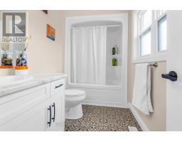 48 CASH CRESCENT - 18