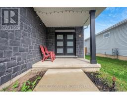 48 CASH CRESCENT - 3