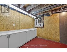 128 LOVEYS STREET E - 27