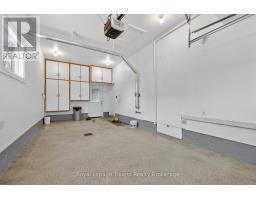 128 LOVEYS STREET E - 33