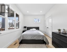 394 WELLINGTON STREET - 12